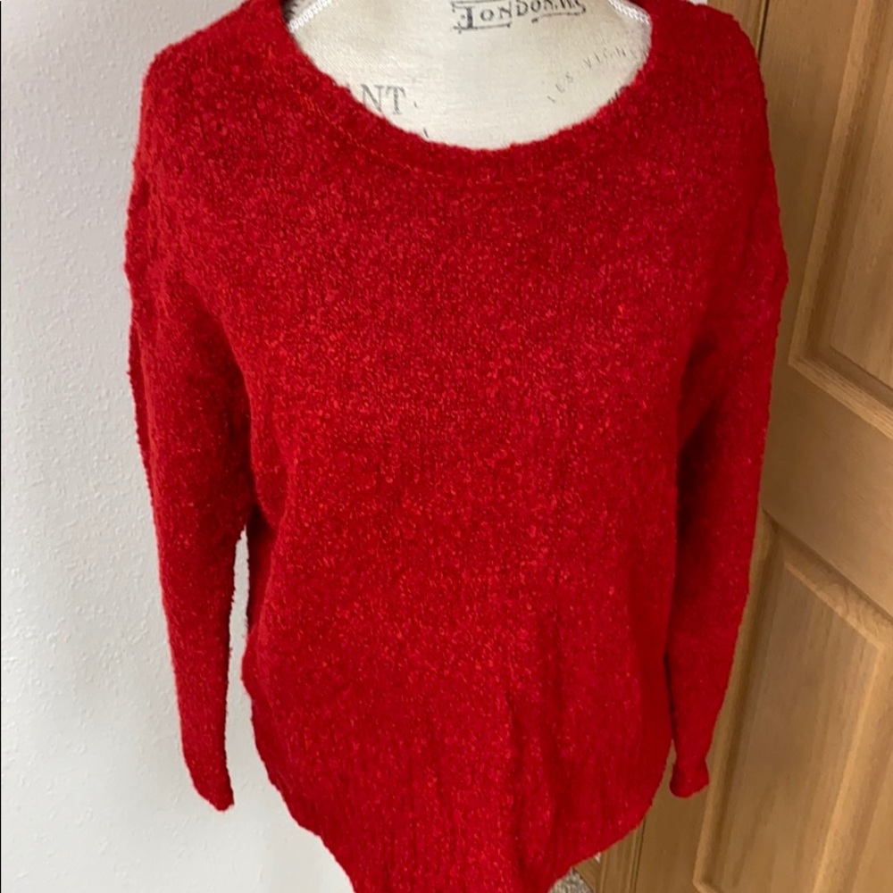 💥3/$15 GUC. Fuzzy red sweater